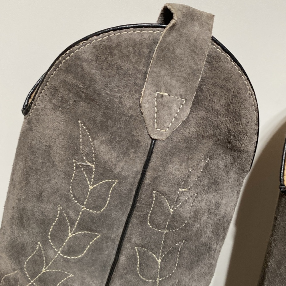 Wolverine Vintage Suede Flower Detail Vintage Cowboy Boots 1970’s - Picture 5 of 17